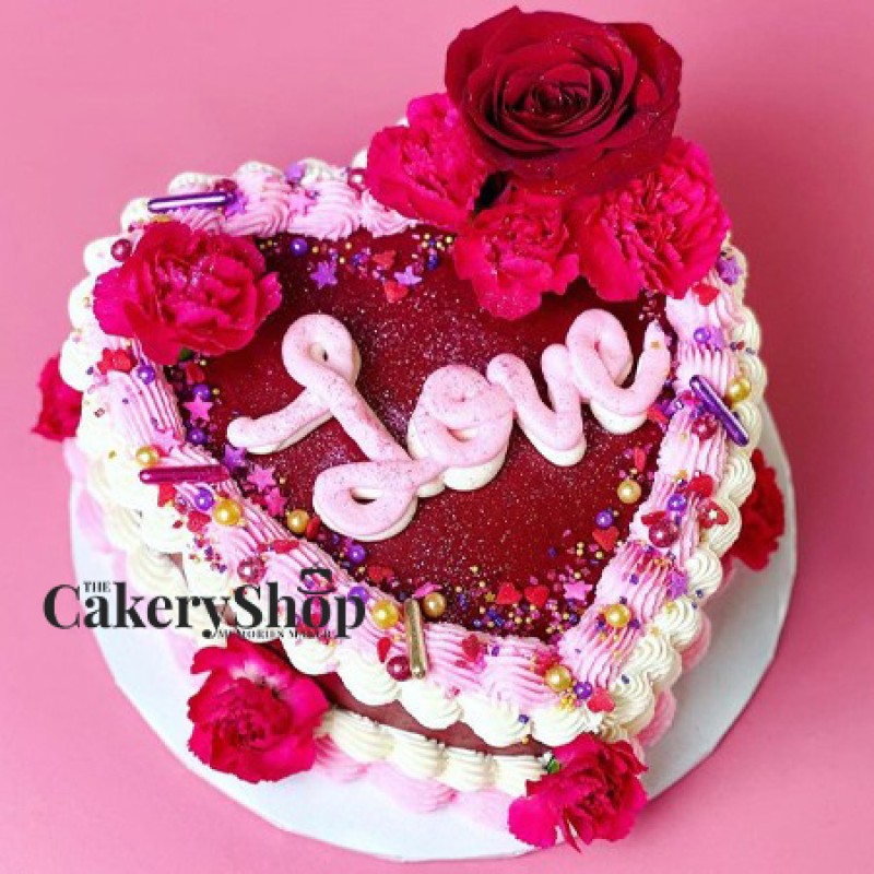 Romantic Couple Birthday Cake 2 Kg, Lakwimana