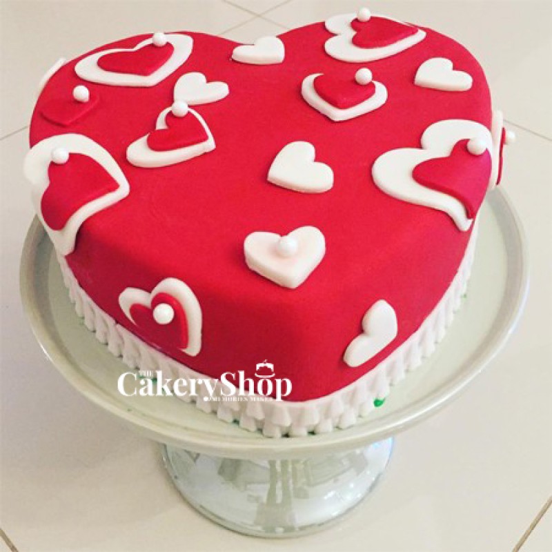 Red velvet Cake 🍰 heart ❤️ shape cake #birthdaycakes #annivesrarycake  #party | Cake, Cake designs, Velvet cake