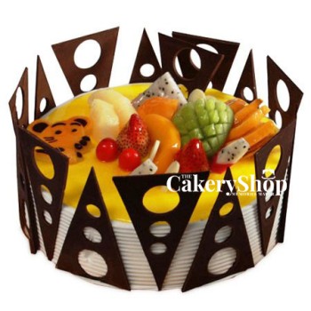 Chips and fruits cake