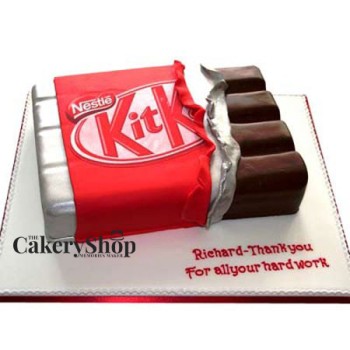 kitkat design cake